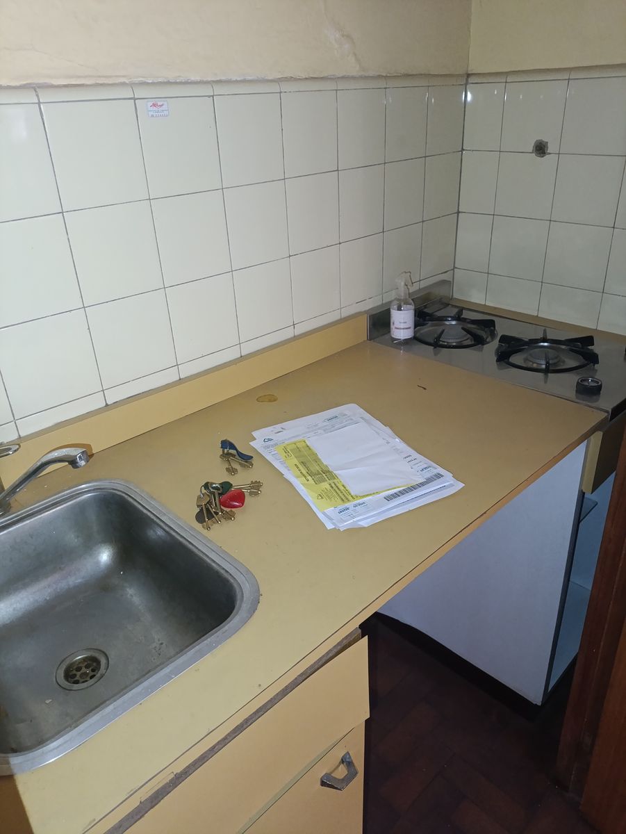 Venta Oficina 1 privado sala de reuniones kitchenette baño z/TribunalesI U$S35.000. — foto 4