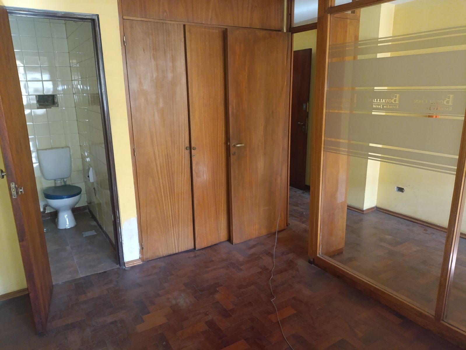 Venta Oficina 1 privado sala de reuniones kitchenette baño z/TribunalesI U$S35.000. — foto 5