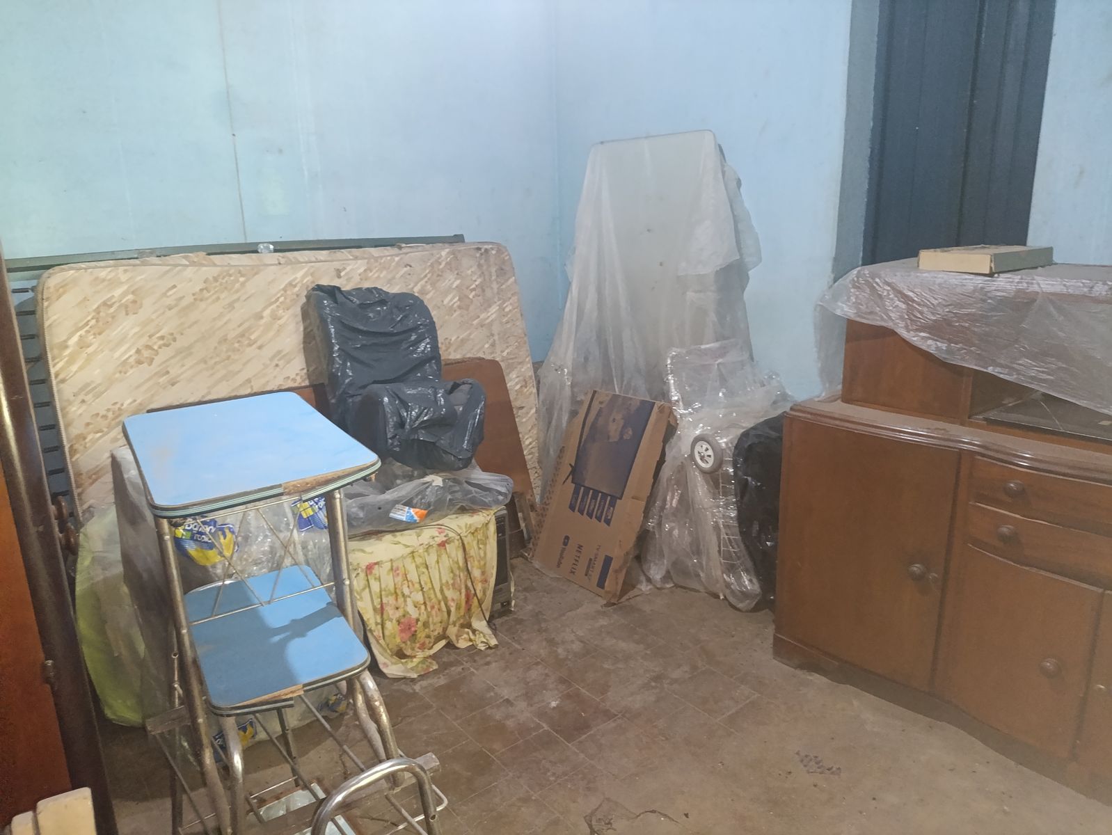 Retasado Casa Quinta a Reciclar Apto Industria Depósito Playa de Camiones U$S58.000. - 16