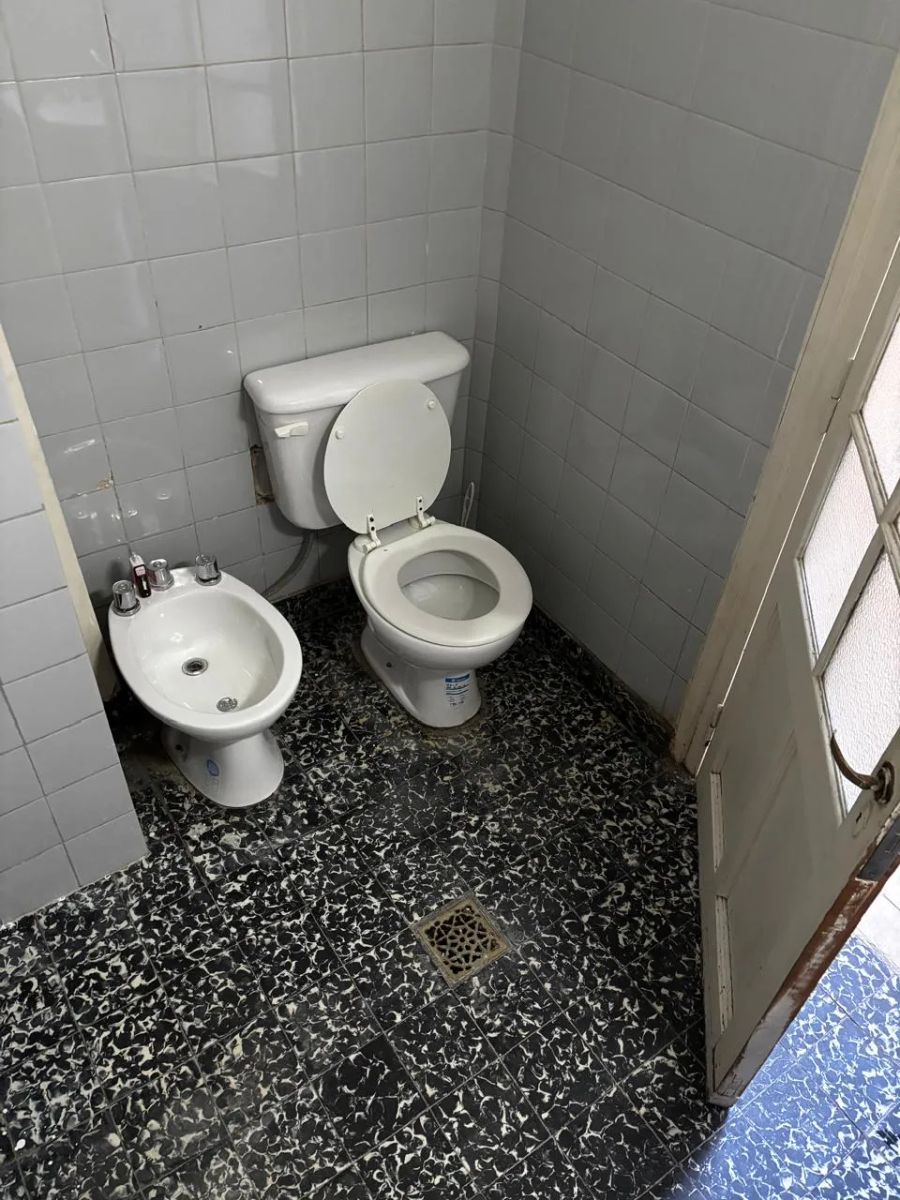 Venta Casa 2 dormitorios z/Terminal de Omnibus en Centro U$S70.000. - 6