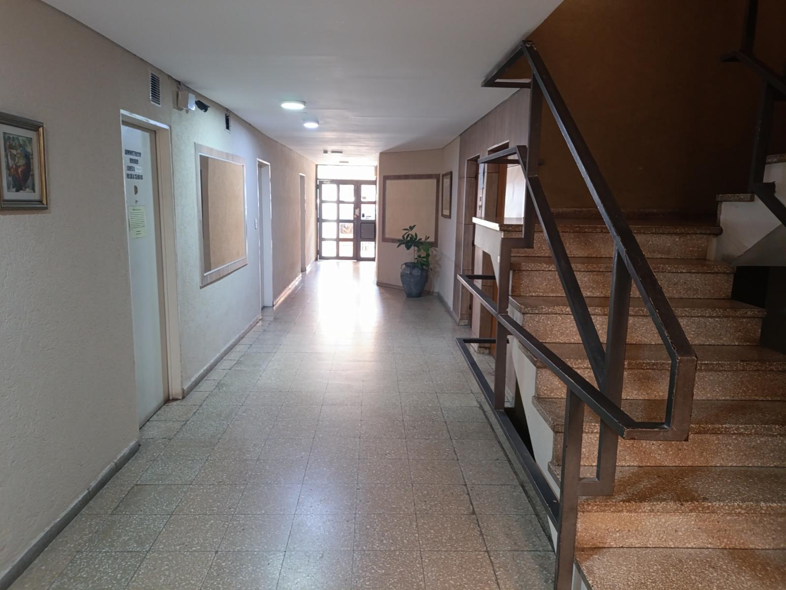 Venta Departamento Reciclado 2 dormitorios z/Colegios Privados Escritura en Alberdi U$S65.000. — foto 4