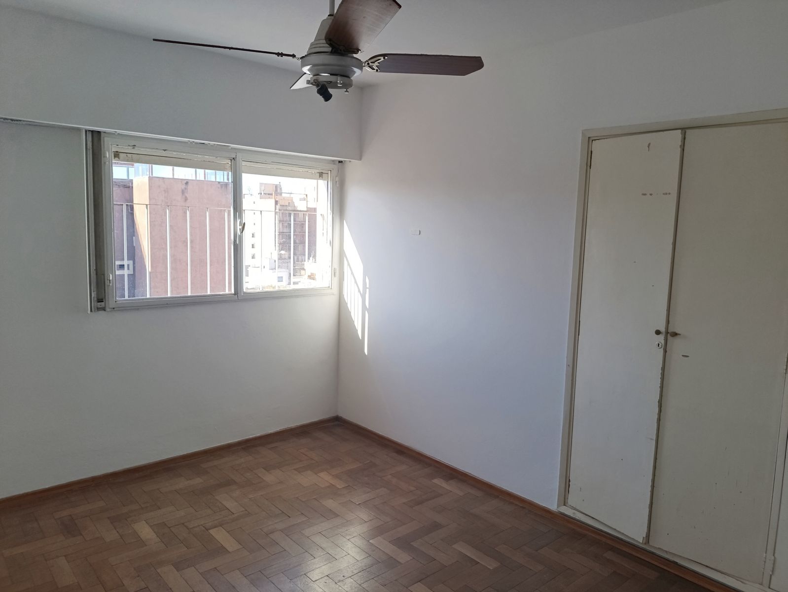 Venta Departamento 3 dormitorios 2 A/A balcón en Centro. - 23