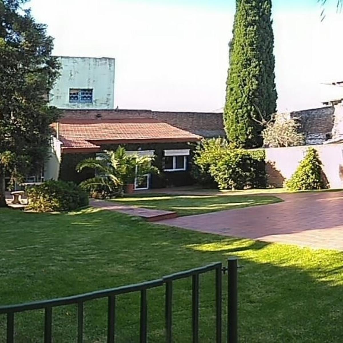 Casa 5 amb sobre dos lotes — foto 3