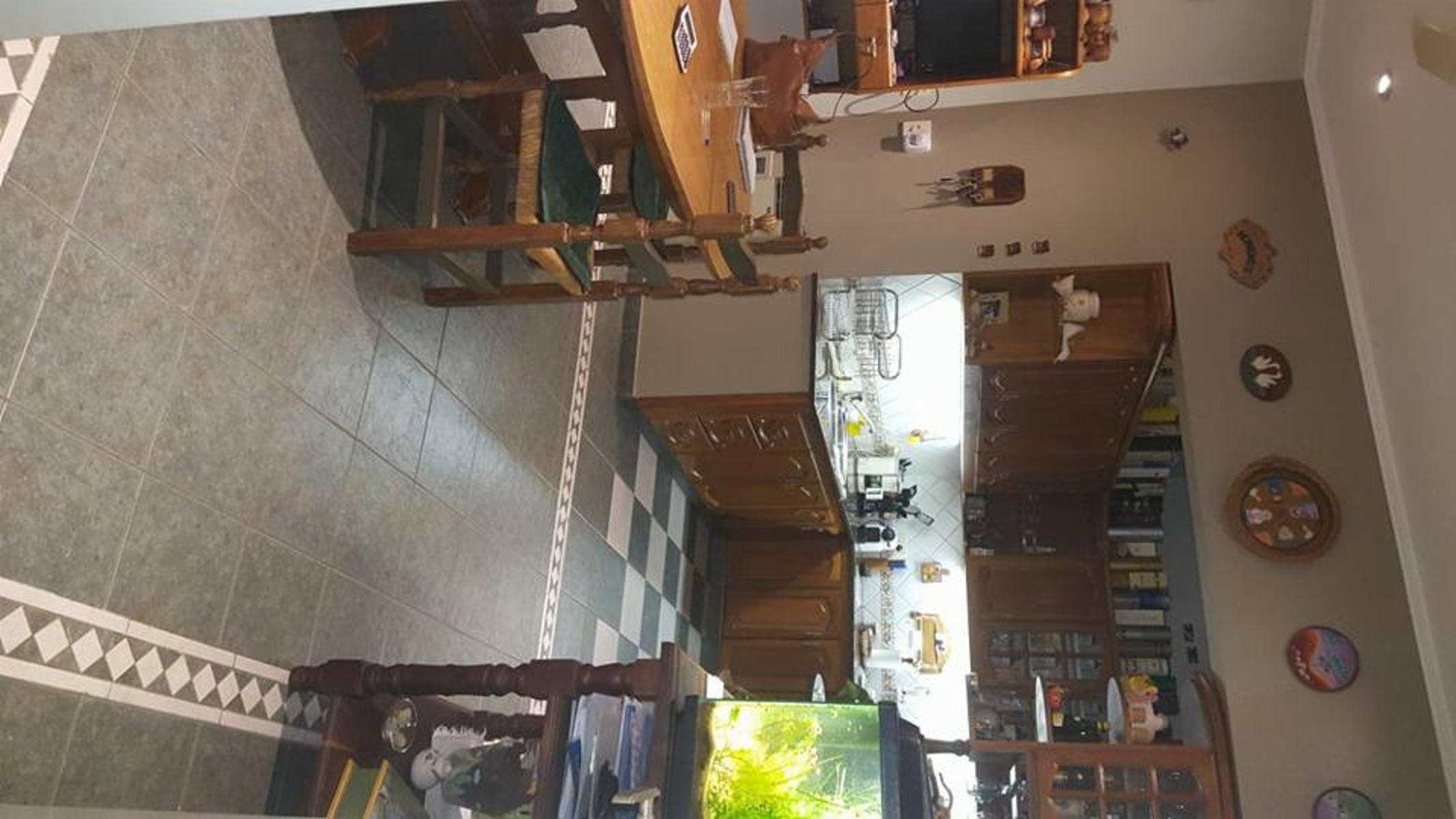 Hermosa casa 4 amb sobre amplio lote — foto 3