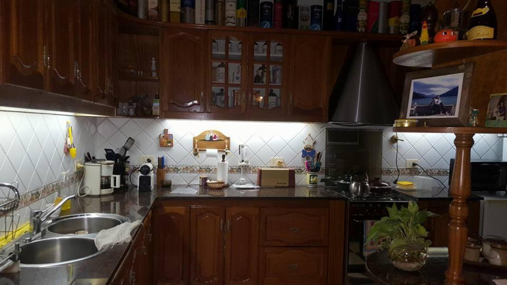 Hermosa casa 4 amb sobre amplio lote — foto 11