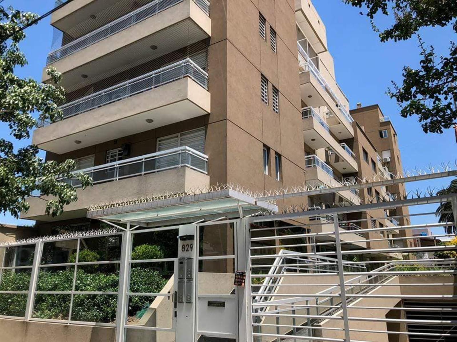 4 amb en planta baja con cochera y baulera