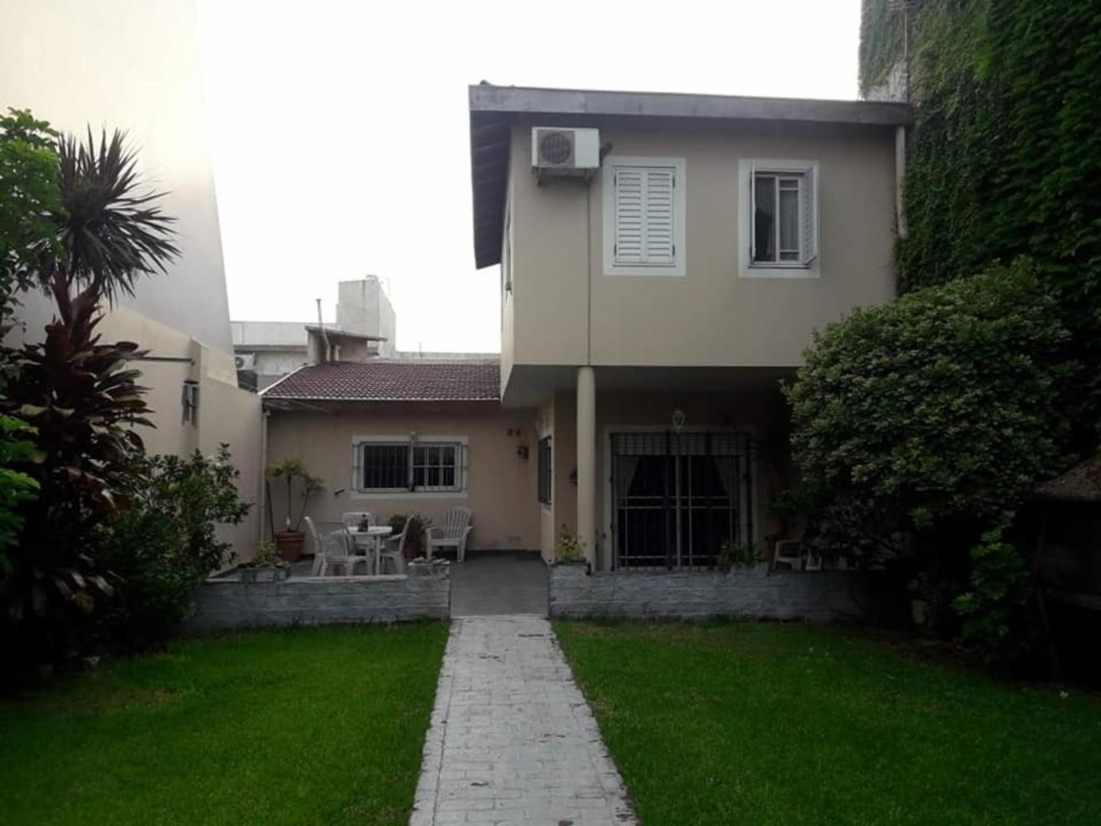 Hermosa casa de 4 amb con gran parque