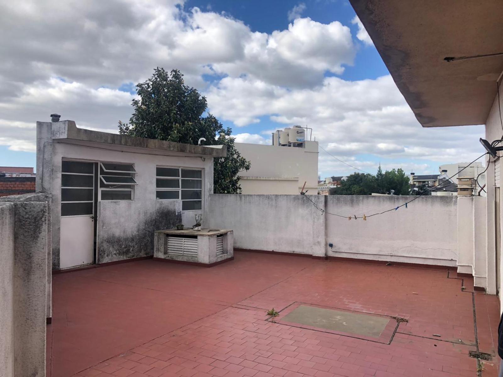 Excelente depto 3 amb con doble patio — foto 13