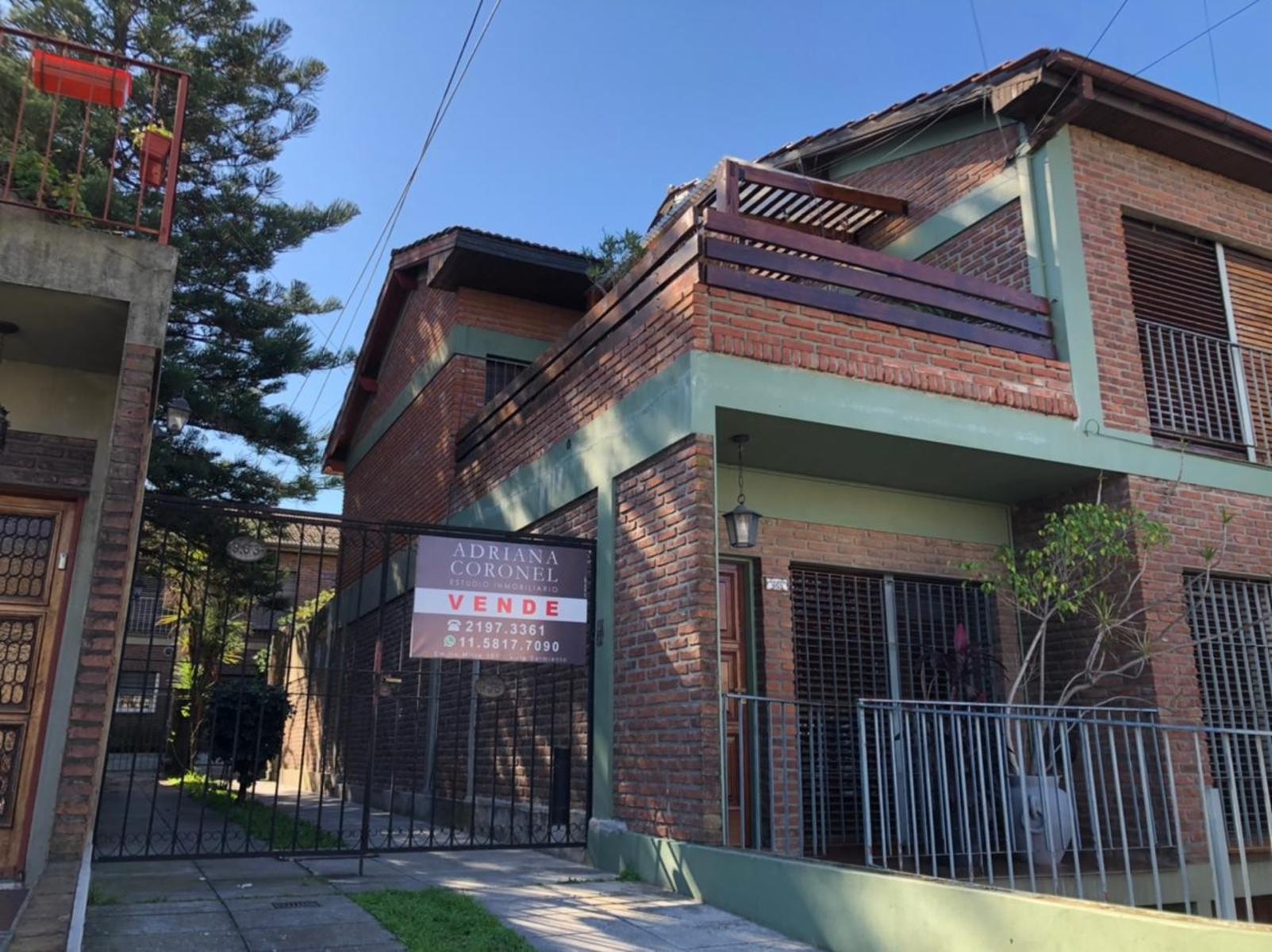 Hermoso 4 amb con amplio parque y pileta