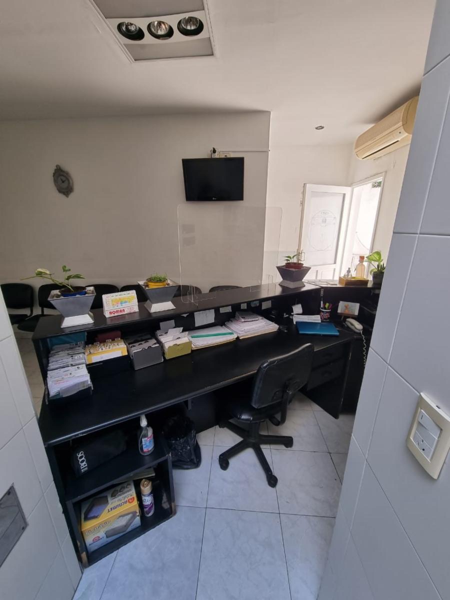 Inmejorable ubicación Consultorios mas departamento — foto 2