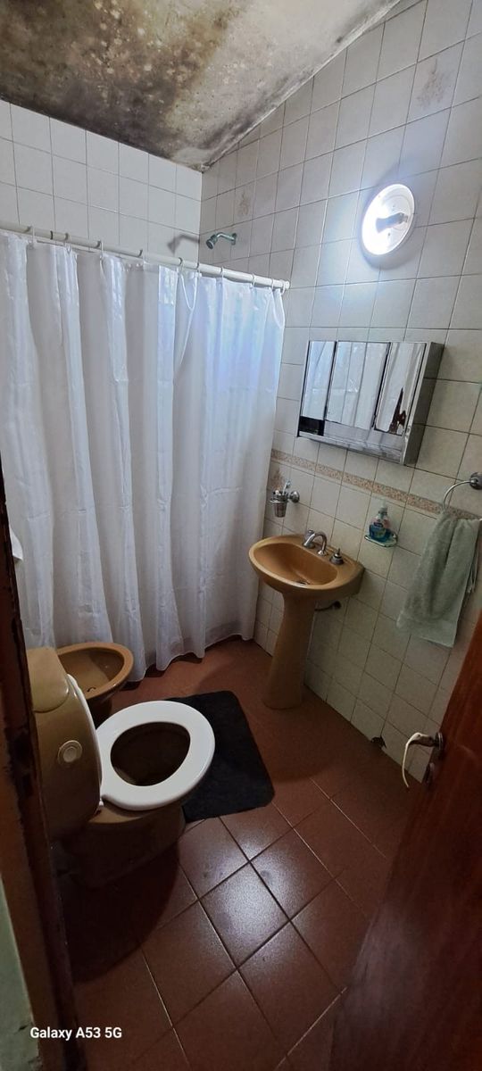 Casa muy cómoda en planta alta, 2 dormitorios. Escriturable — foto 8