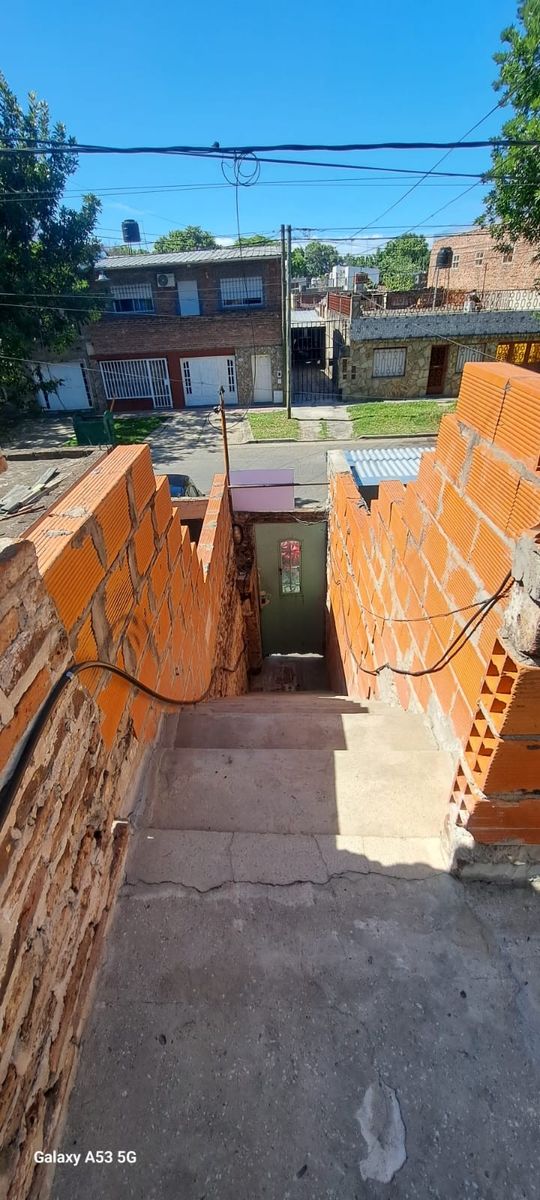 Casa muy cómoda en planta alta, 2 dormitorios. Escriturable — foto 10
