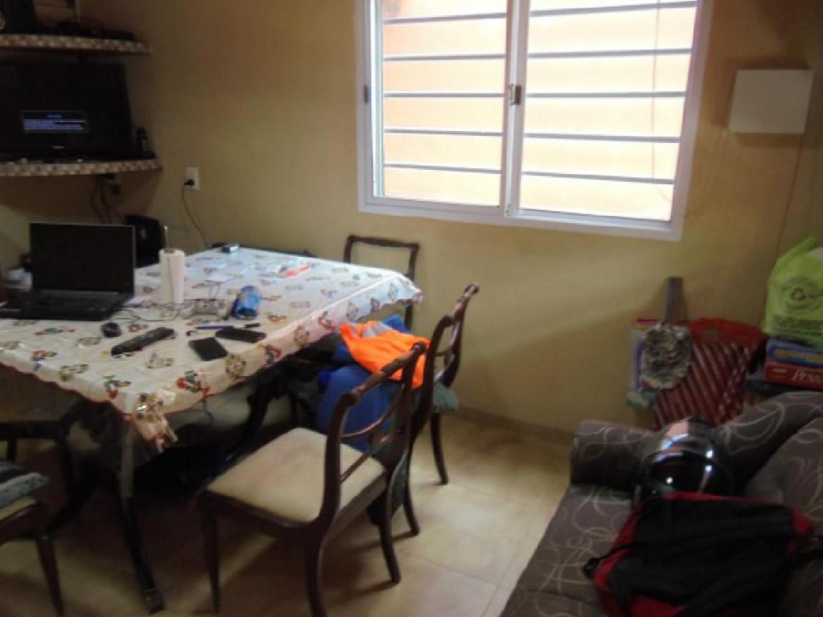 OPORTUNIDAD CHALET 3 AMBIENTES + 2 DEPTOS 2 AMB - ZONA NORTE-CON GAS NATURAL — foto 2
