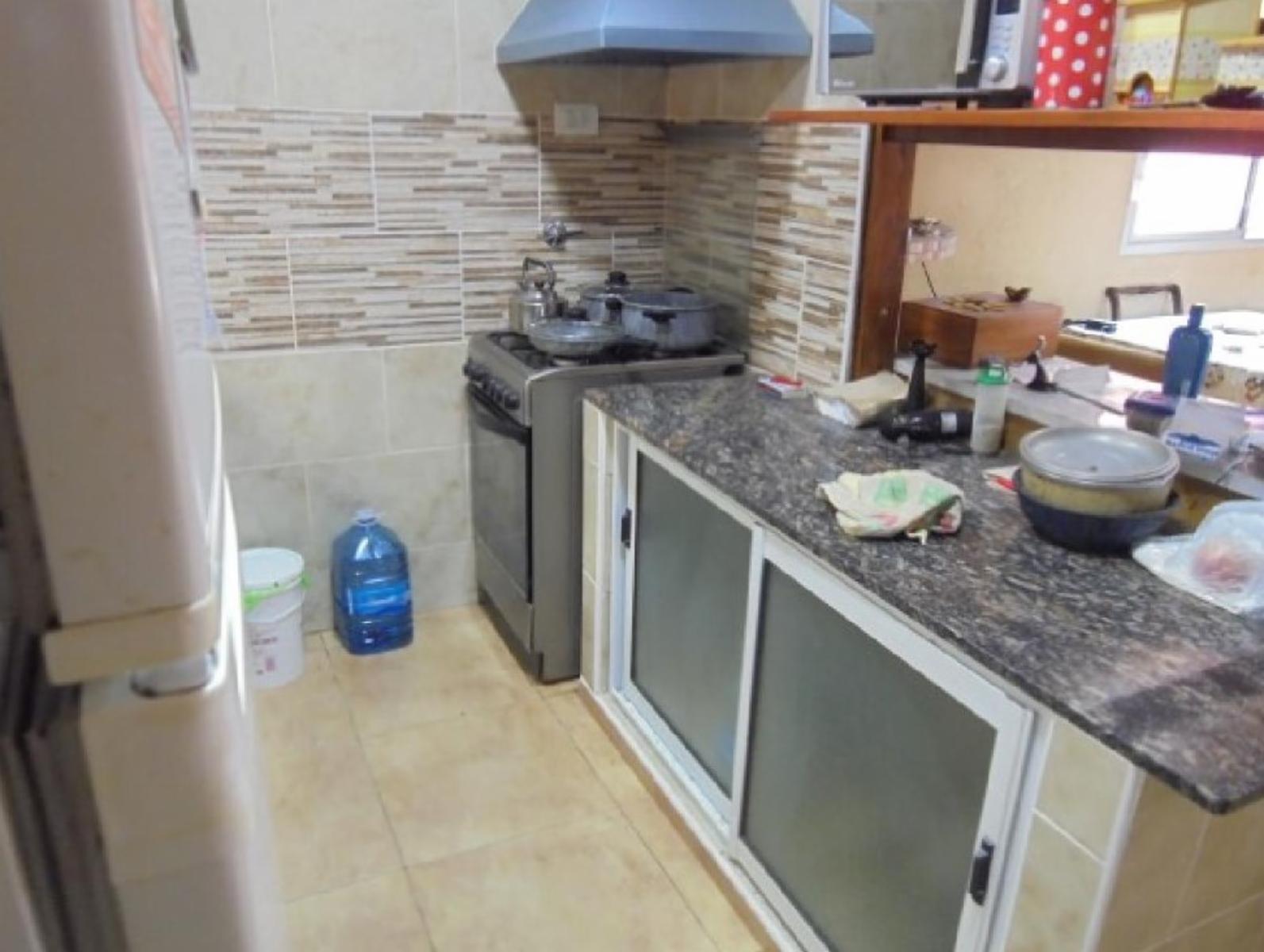 OPORTUNIDAD CHALET 3 AMBIENTES + 2 DEPTOS 2 AMB - ZONA NORTE-CON GAS NATURAL — foto 5