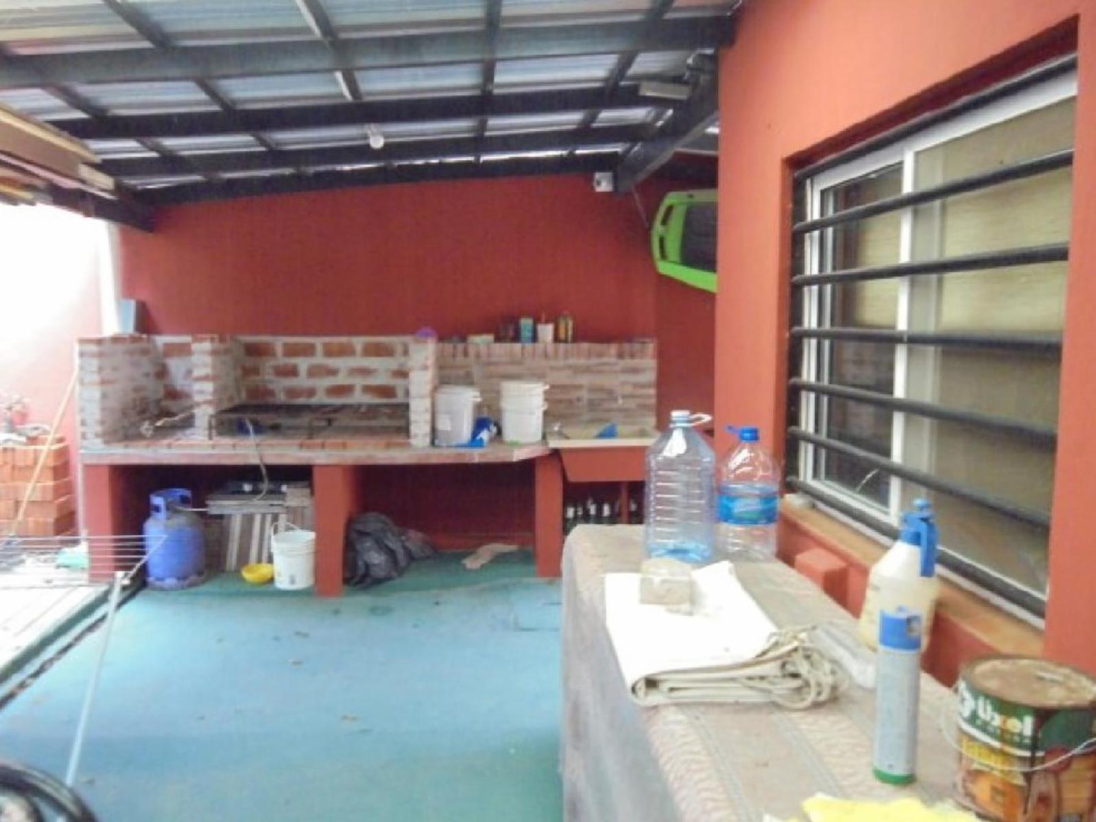 OPORTUNIDAD CHALET 3 AMBIENTES + 2 DEPTOS 2 AMB - ZONA NORTE-CON GAS NATURAL — foto 15