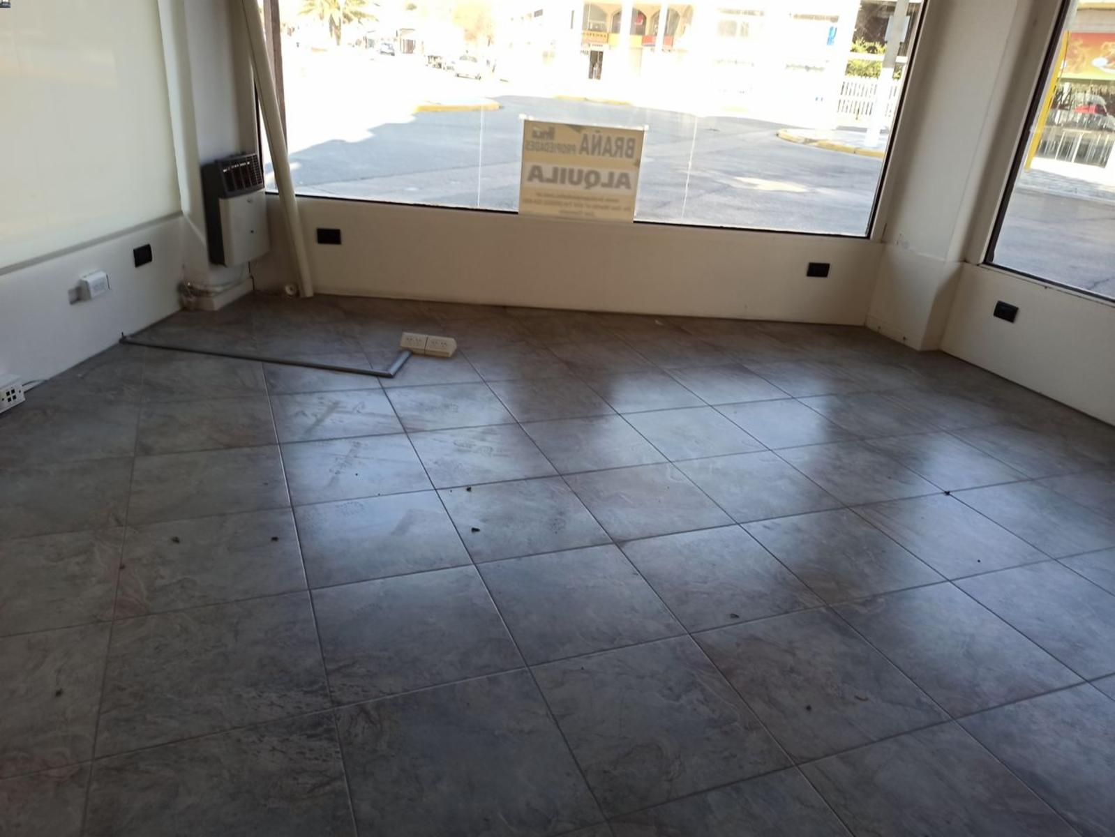 2 HERMOSOS LOCALES UNIFICADOS EN VENTA - 4
