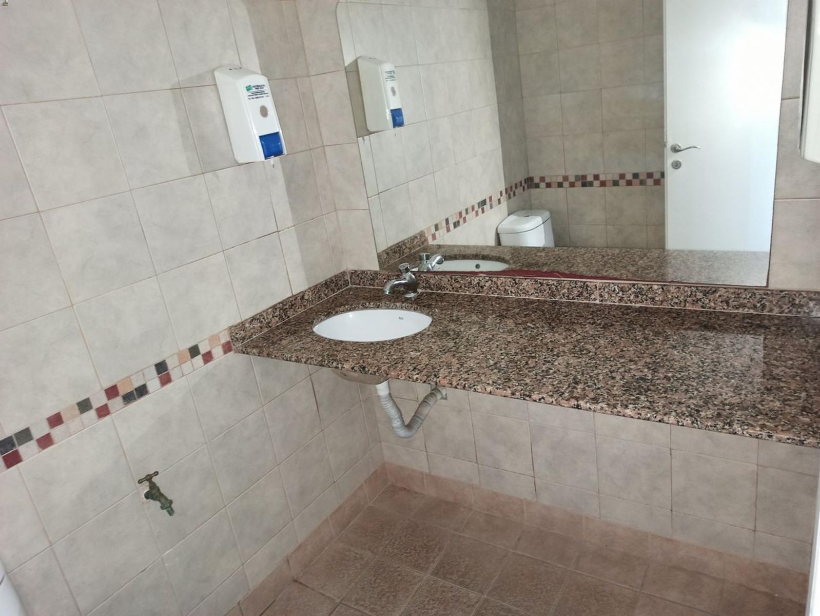 2 HERMOSOS LOCALES UNIFICADOS EN VENTA - 12