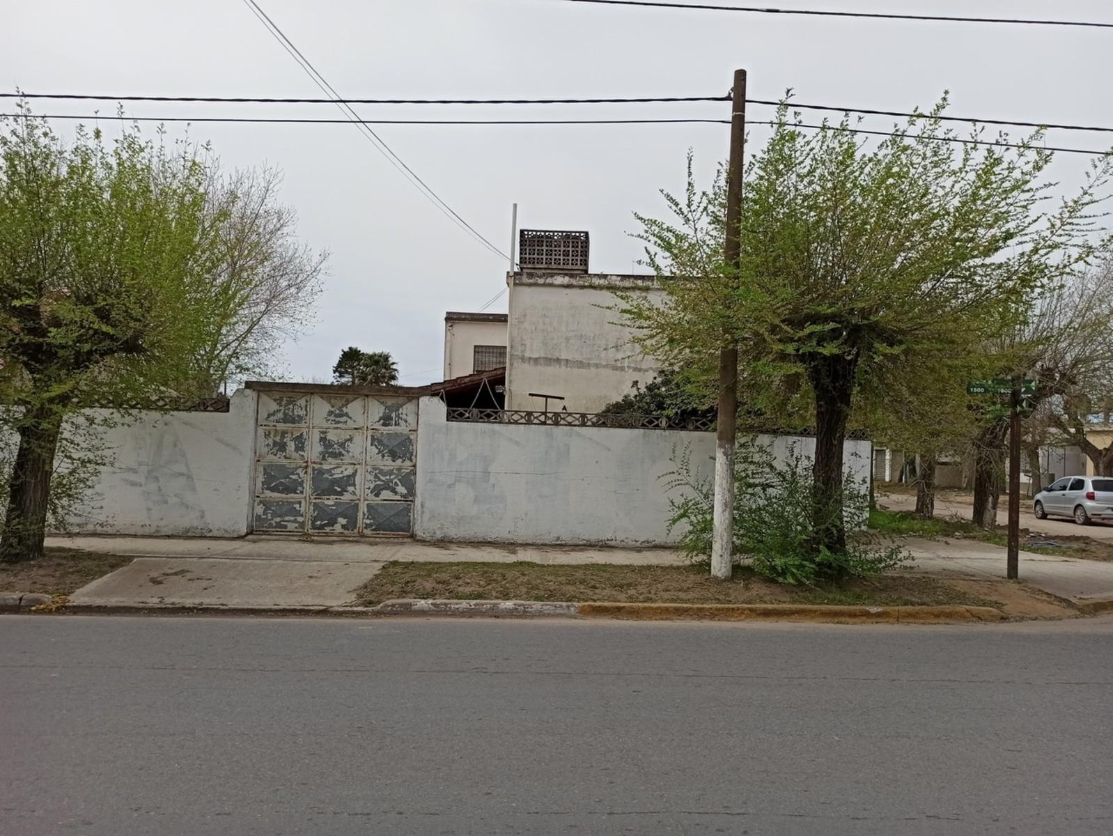 CASA PH SOBRE CALLE 8 - CON AMPLIO TERRENO — foto 3