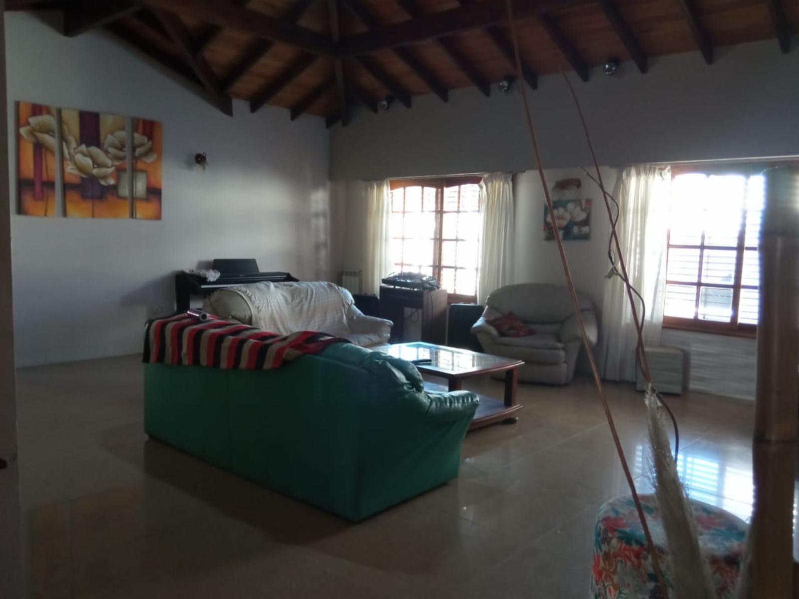 IMPORTANTE CHALET CON LOCAL — foto 6
