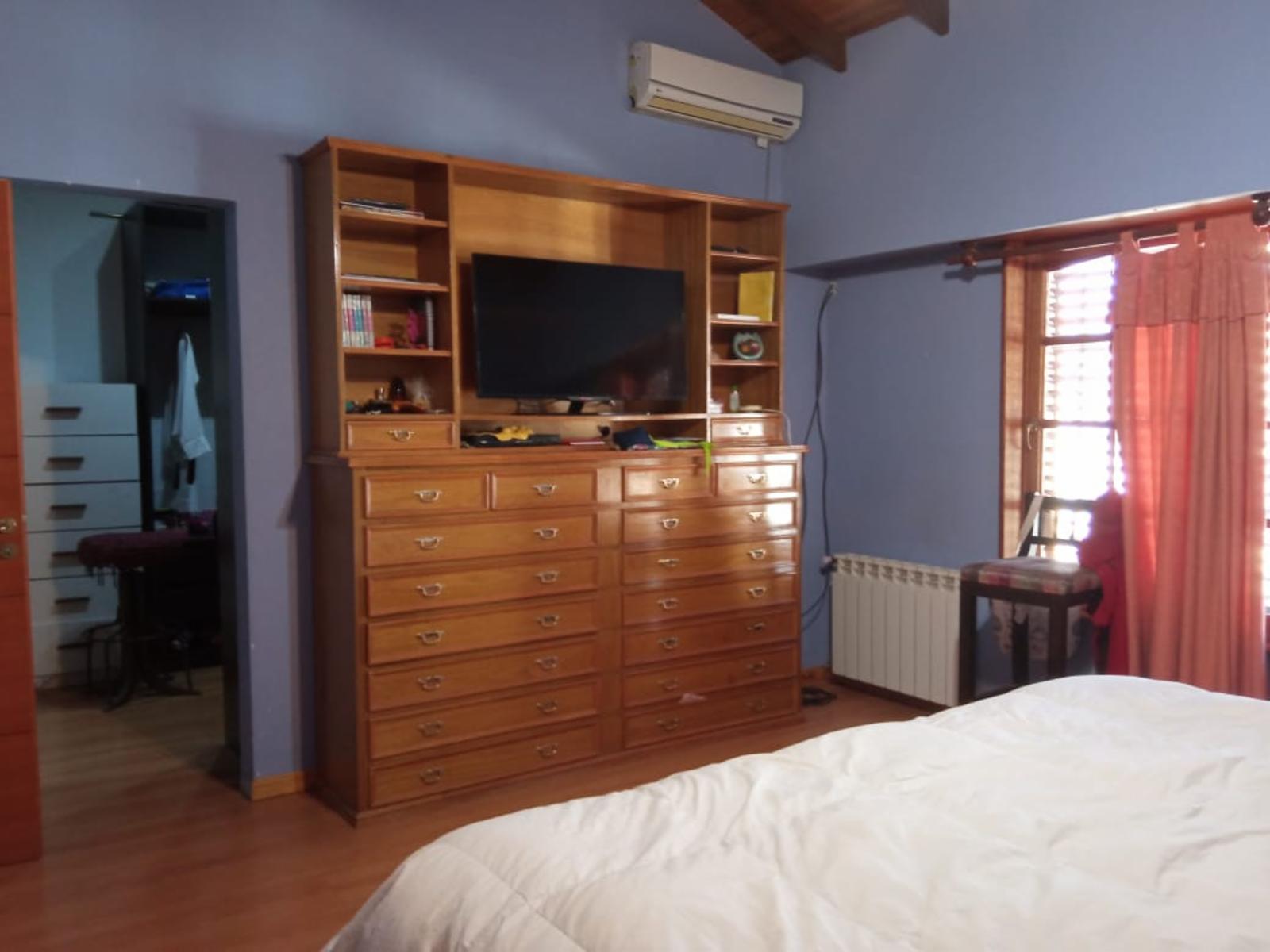 IMPORTANTE CHALET CON LOCAL — foto 10