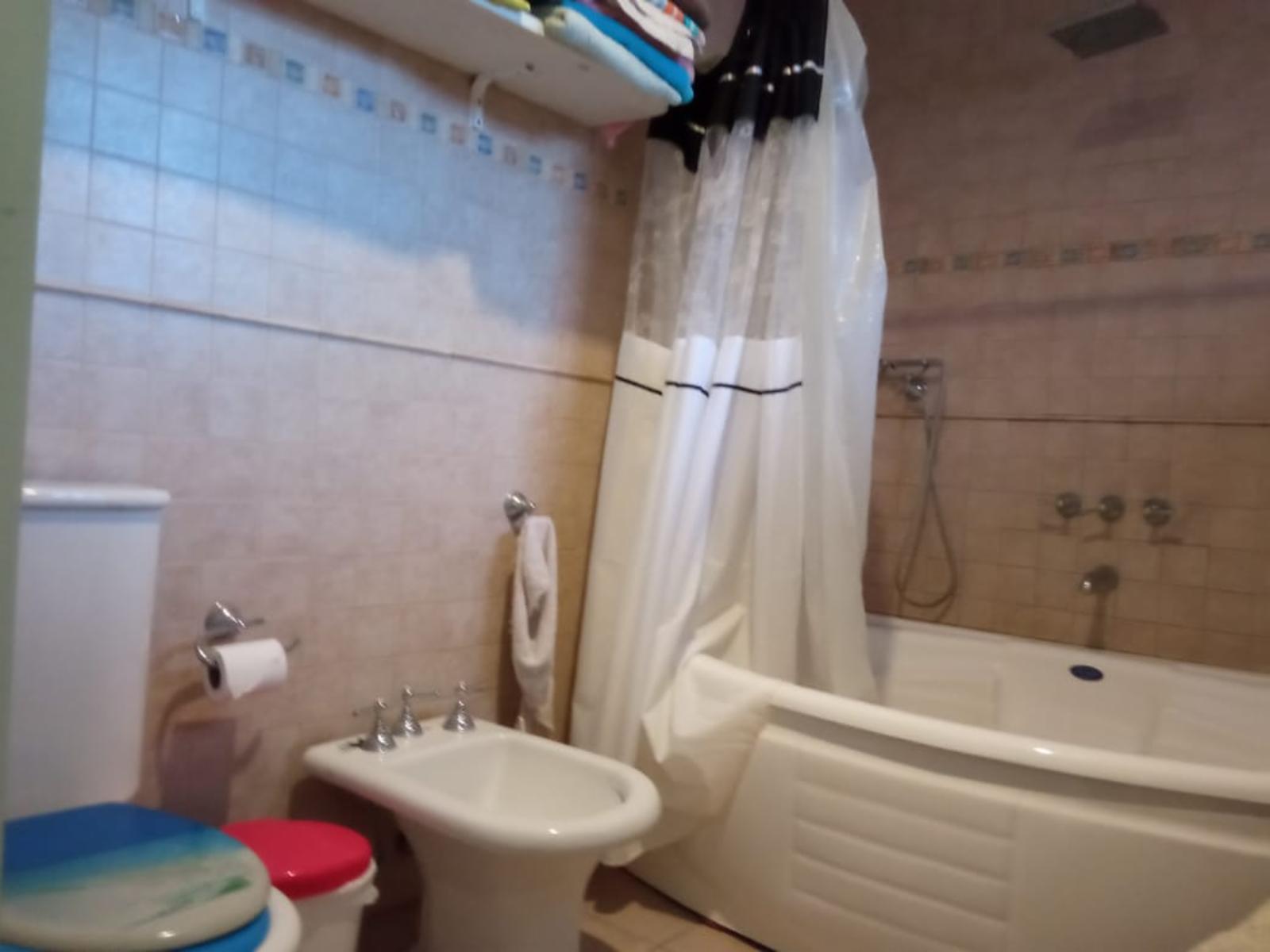 IMPORTANTE CHALET CON LOCAL — foto 11