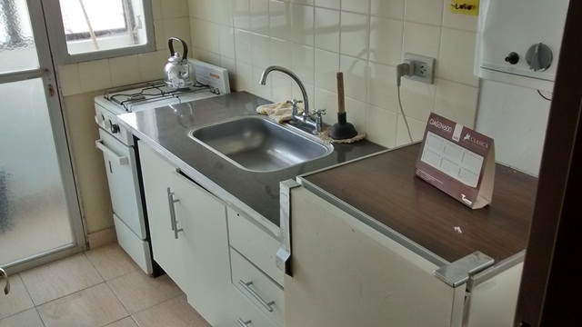 En venta departamento de 1 ambiente dividido.