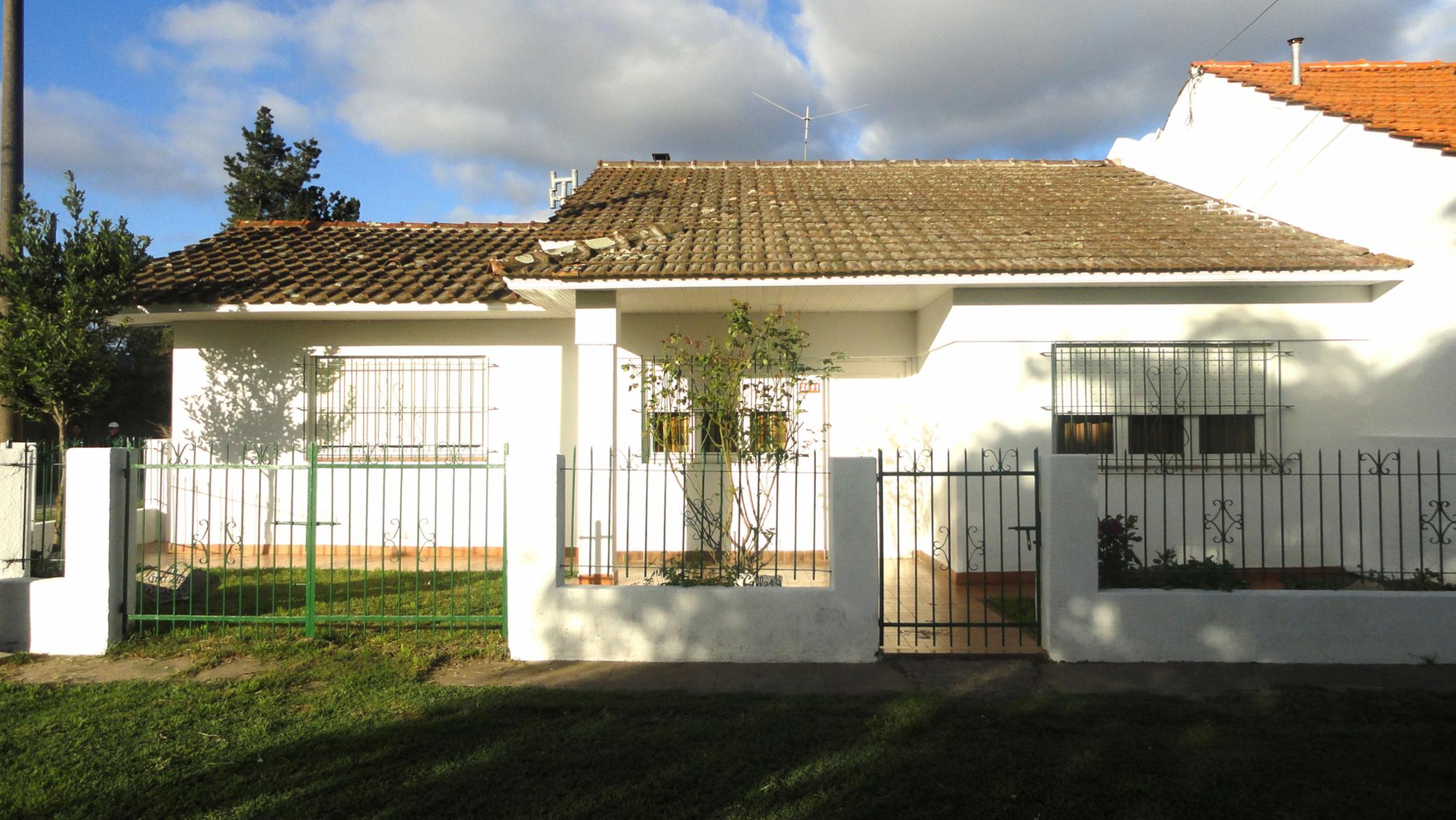 EXCELENTE CHALET DE 4 AMB. + DEPARTAMENTO DE 2 AMB. CON ENTRADA INDEPENDIENTE. - 2