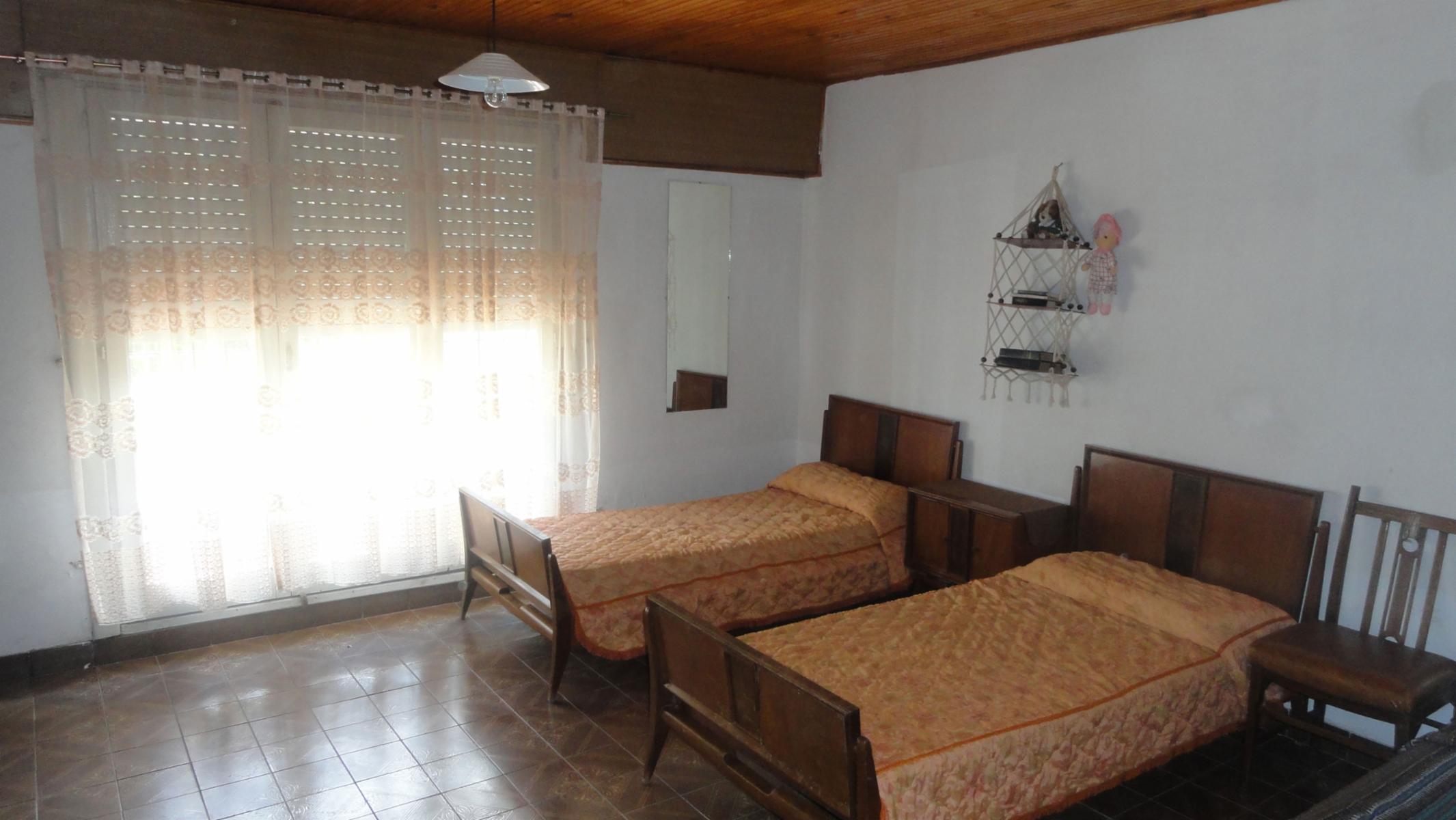EXCELENTE CHALET DE 4 AMB. + DEPARTAMENTO DE 2 AMB. CON ENTRADA INDEPENDIENTE. - 3