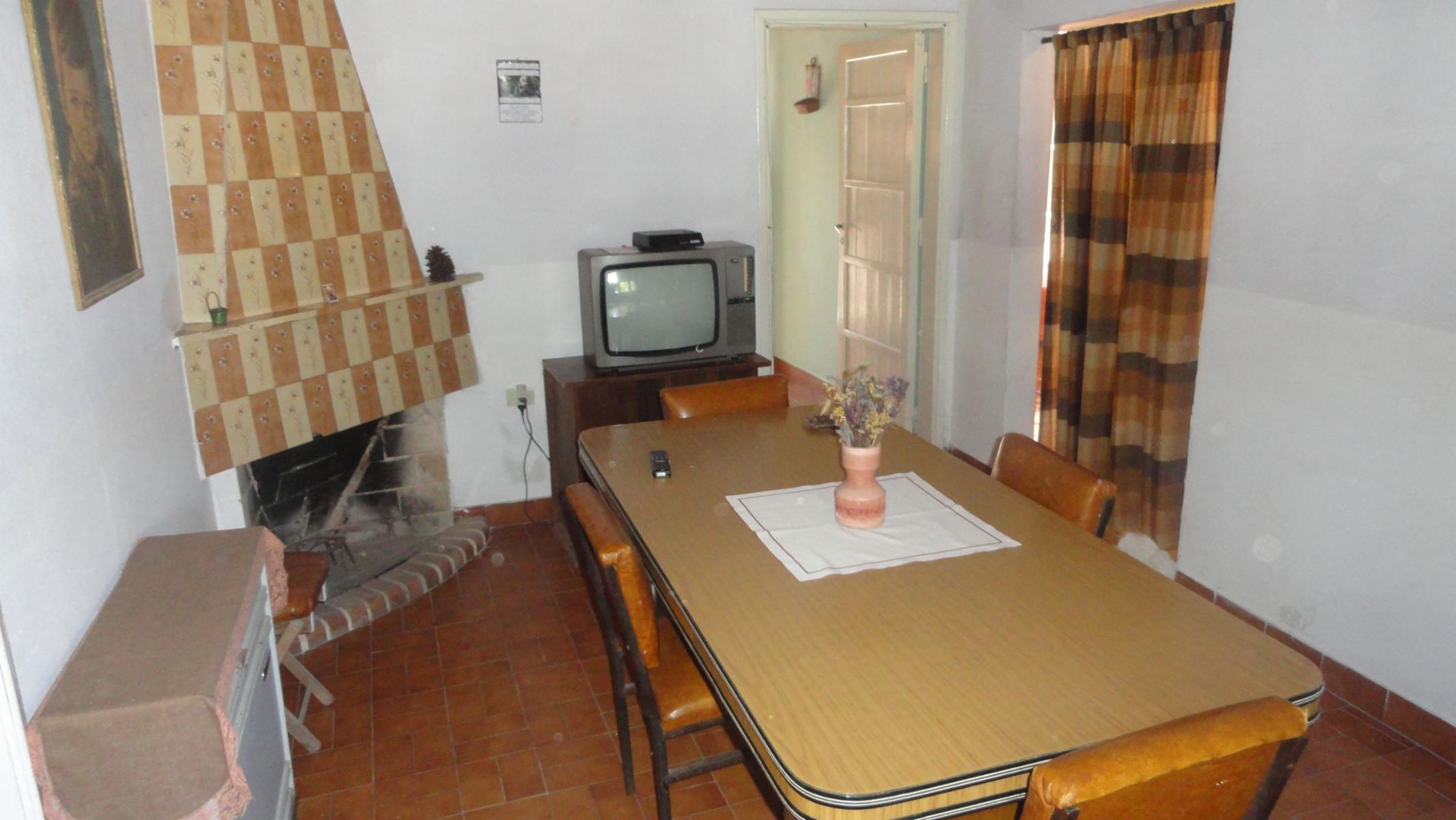 EXCELENTE CHALET DE 4 AMB. + DEPARTAMENTO DE 2 AMB. CON ENTRADA INDEPENDIENTE. - 4