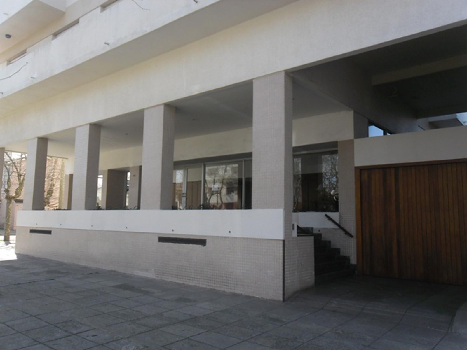 EXCELENTE DEPARTAMENTO DE 3 AMBIENTES EN VENTA EN MIRAMAR CENTRICO SOBRE AVENIDA — foto 5