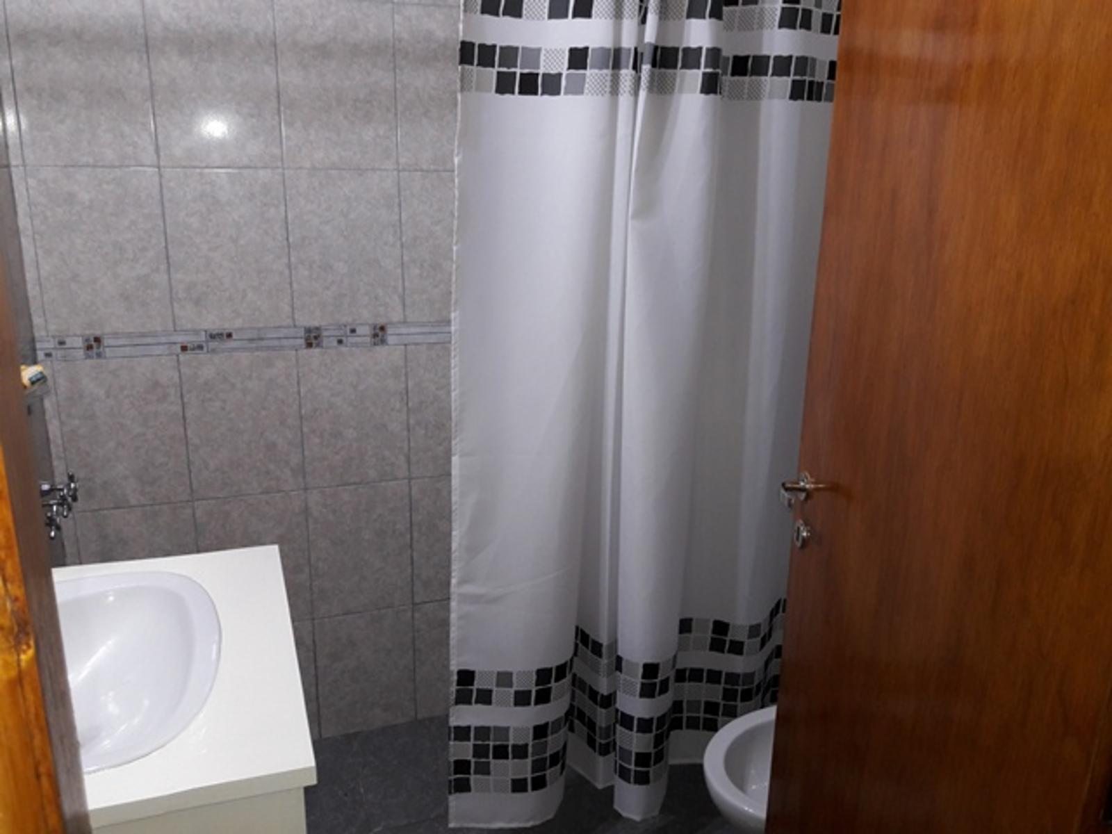 CASA EN VENTA ZONA TODO EL AÑO PRACTICAMENTE A ESTRENAR - 1