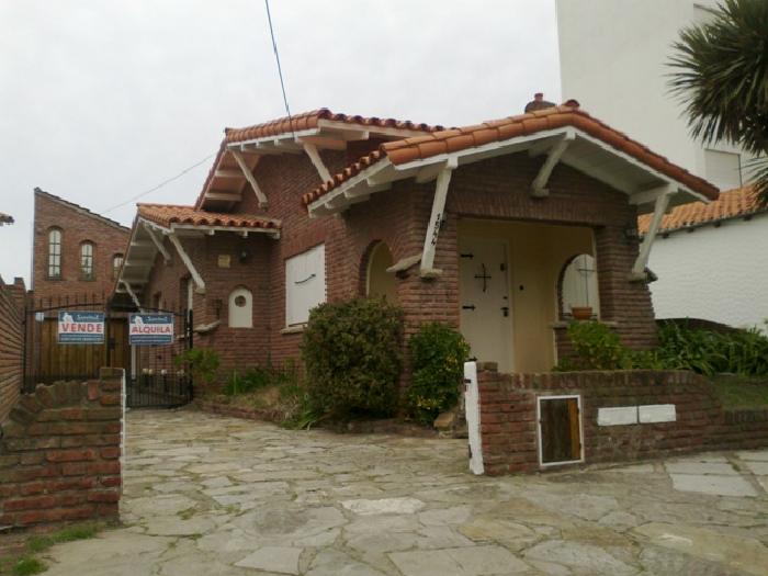IMPORTANTE CHALET EN VENTA EN INMEJORABLE ZONA DE LA CIUDAD - 2