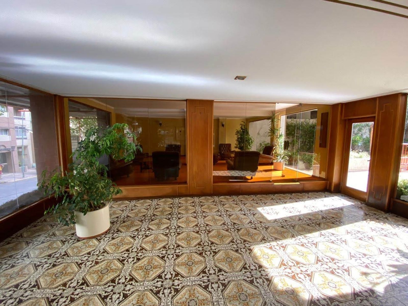 EN VENTA DEPARTAMENTO DOS AMBIENTES CON COCHERA. — foto 2