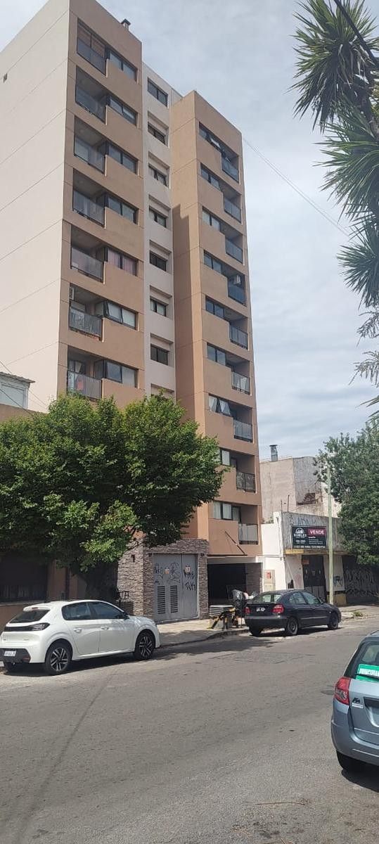 1 AMBIENTE CONTRAFRENTE ABIERTO - ZONA SAN JUAN Y SAN MARTIN — foto 8