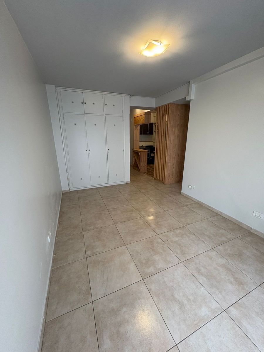 en venta departamento de 2 ambientes con balcón saliente, a la calle.zona centro Ubicación: Santa Fe 1600 — foto 2
