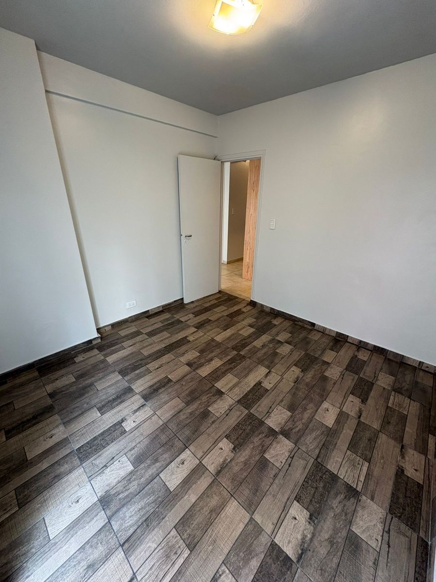 en venta departamento de 2 ambientes con balcón saliente, a la calle.zona centro Ubicación: Santa Fe 1600 — foto 4