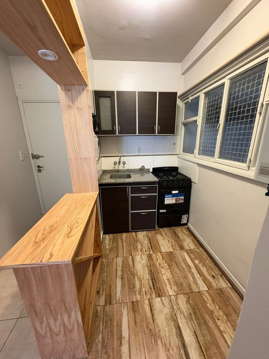 en venta departamento de 2 ambientes con balcón saliente, a la calle.zona centro Ubicación: Santa Fe 1600 — foto 5