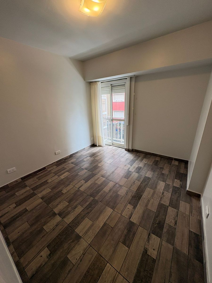 en venta departamento de 2 ambientes con balcón saliente, a la calle.zona centro Ubicación: Santa Fe 1600 — foto 6