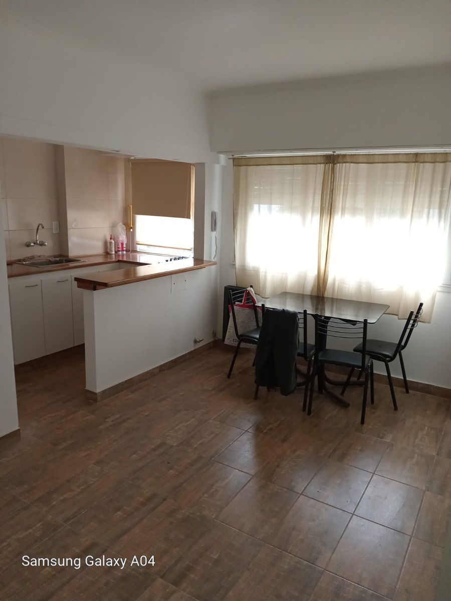 OPORTUNIDAD.- VENTA DEPTO UN AMBIENTE RECICLADO A LA CALLE -ZONA CENTRO - 3