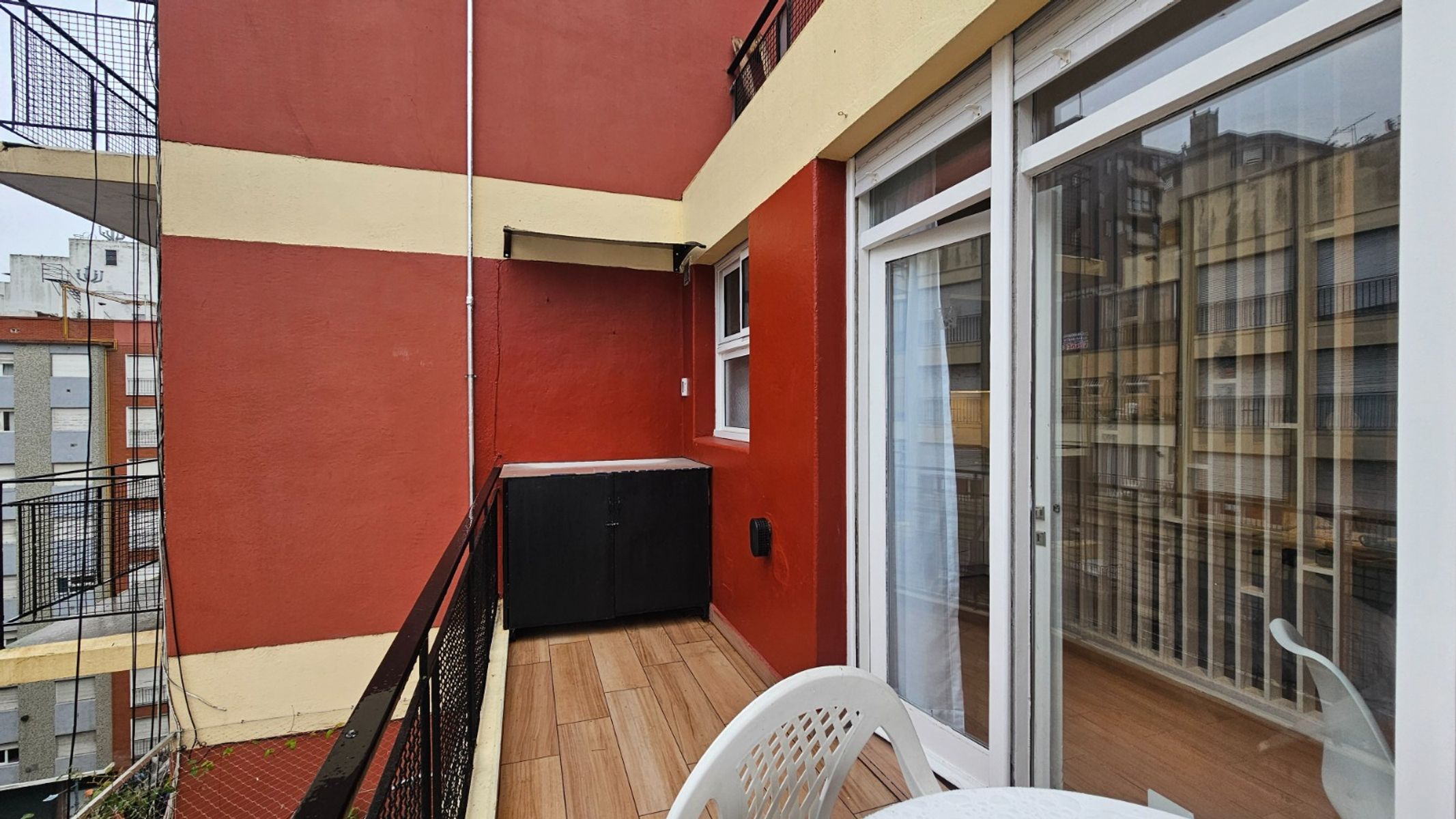 OPORTUNIDAD.- DEPARTAMENTO DE UN AMBIENTE - CON BALCON TERRAZA.-ZONA CENTRO. — foto 2