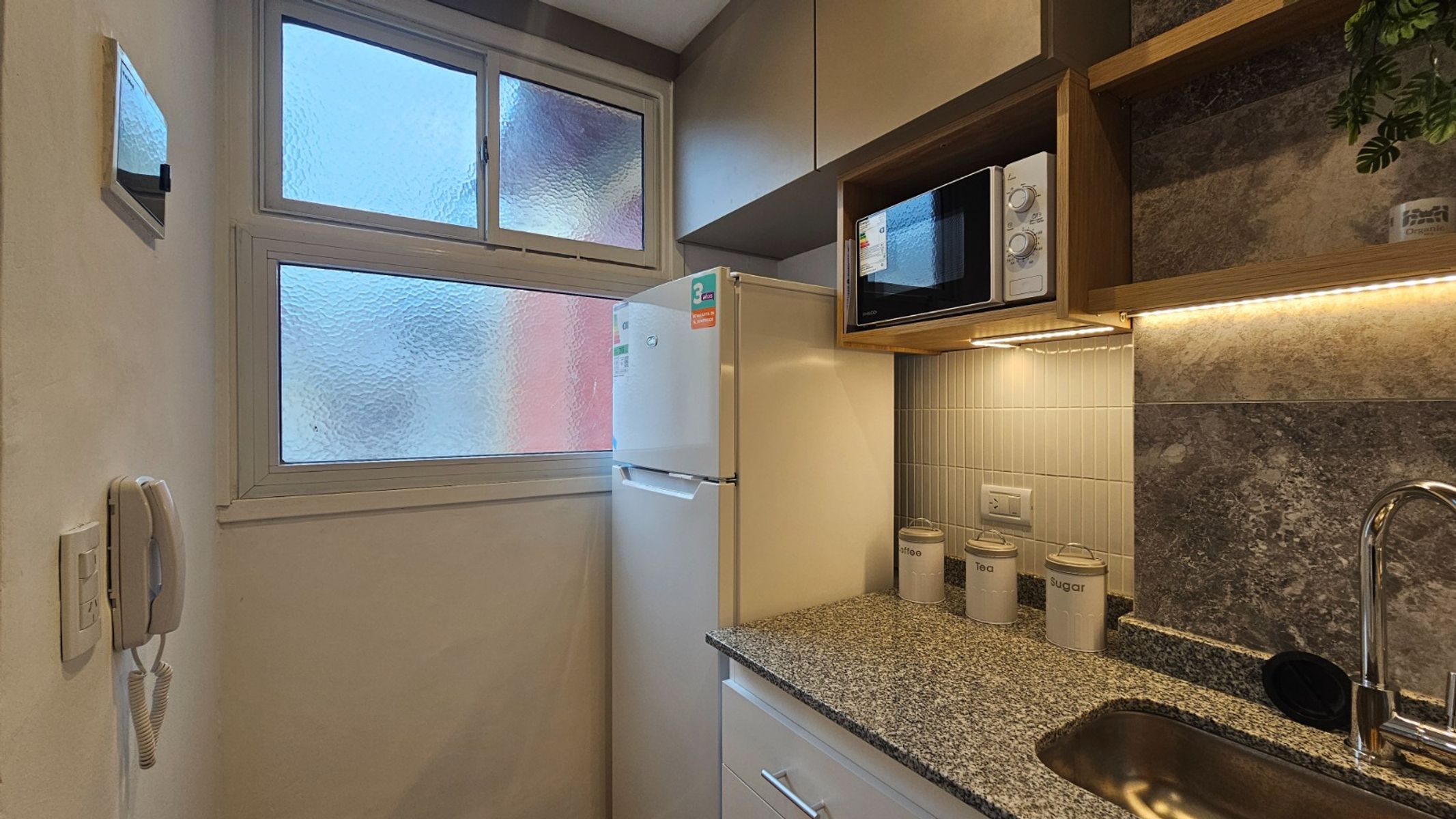 OPORTUNIDAD.- DEPARTAMENTO DE UN AMBIENTE - CON BALCON TERRAZA.-ZONA CENTRO. — foto 5