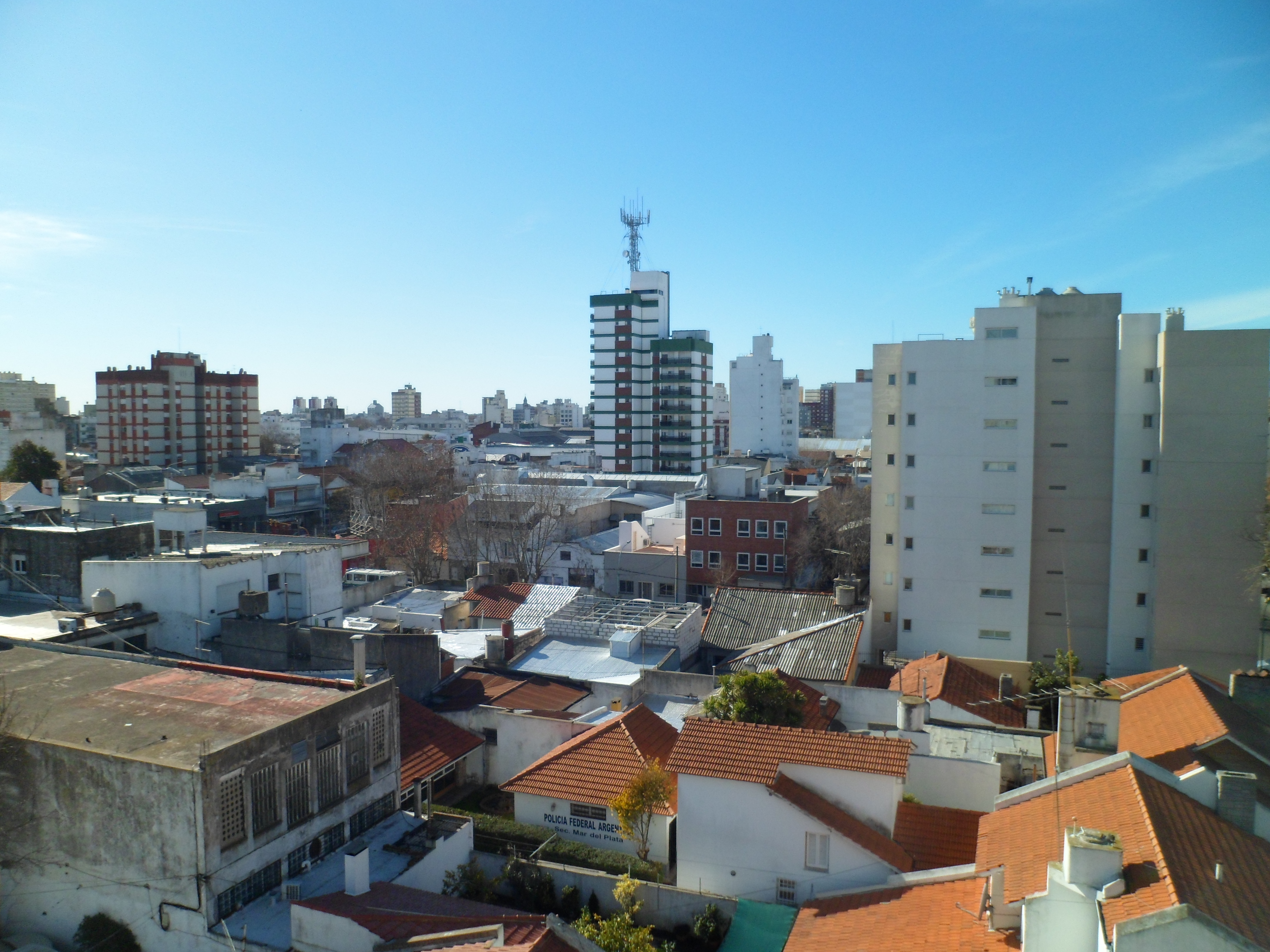 VENTA EXCELENTE DPTO 3 AMB., COCHERA Y BAULERA — foto 3