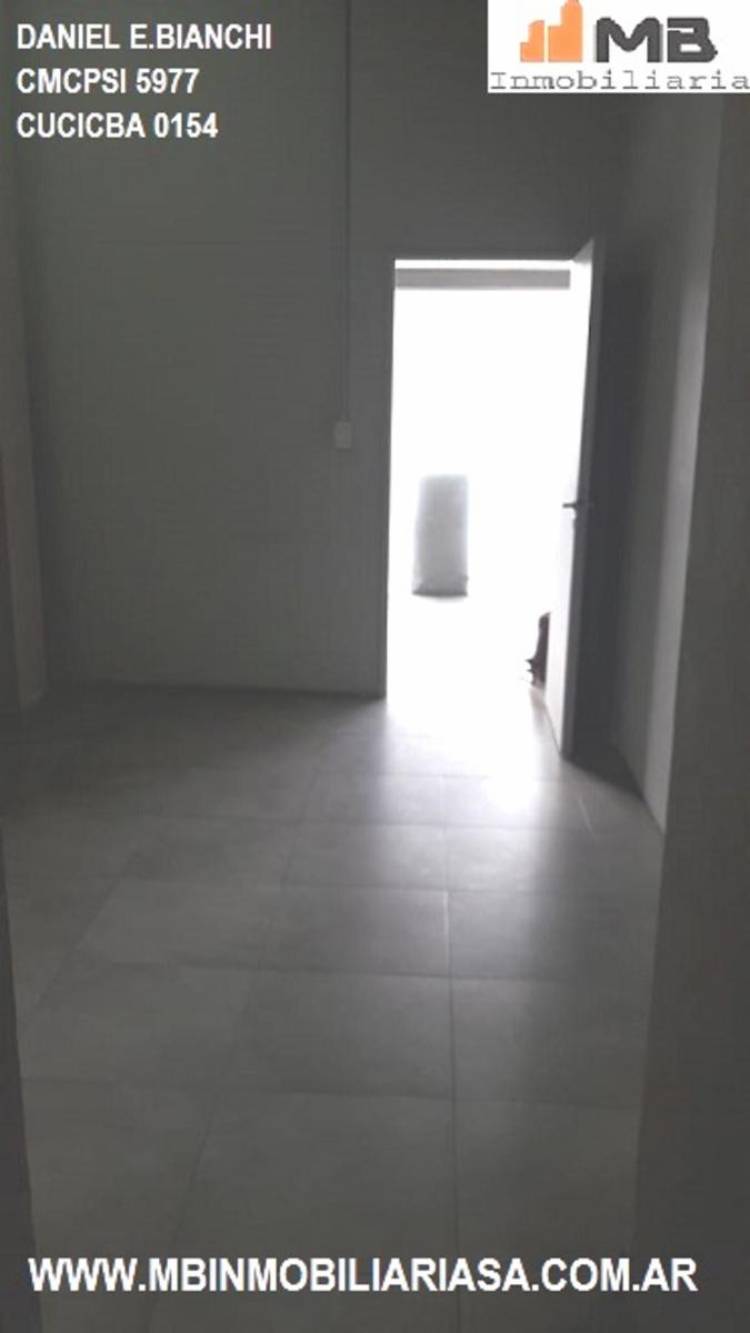 Parque Patricios venta local a la calle en Av. Garay al 3200 - 2