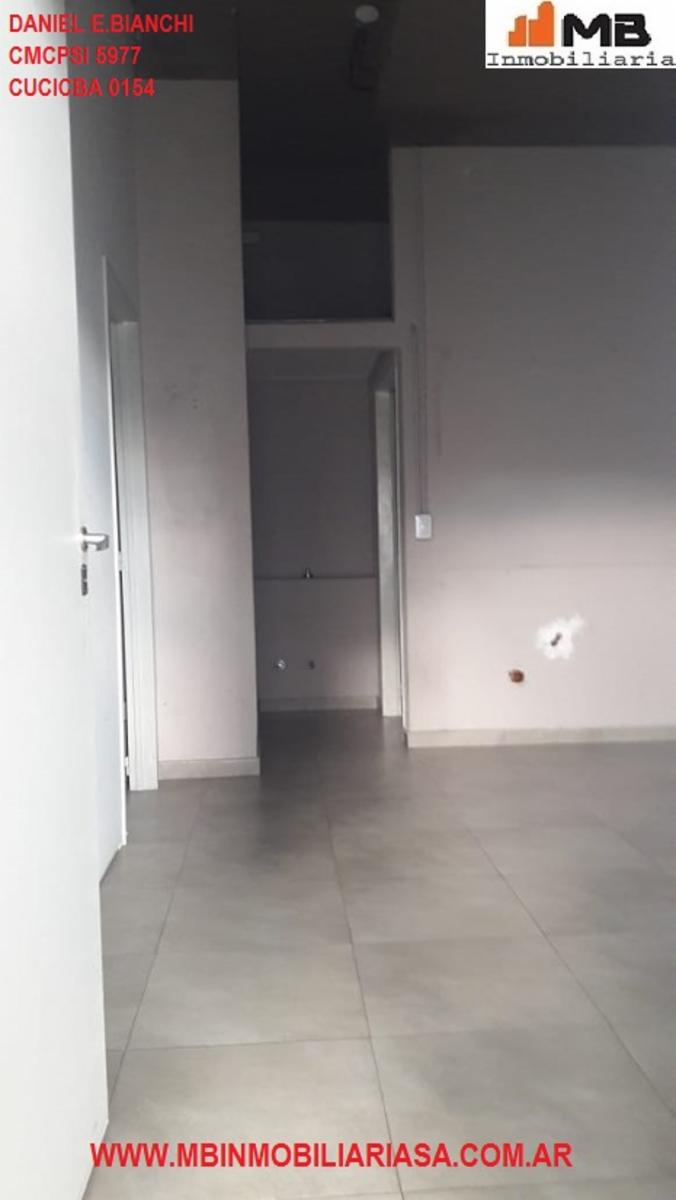 Parque Patricios venta local a la calle en Av. Garay al 3200 - 4