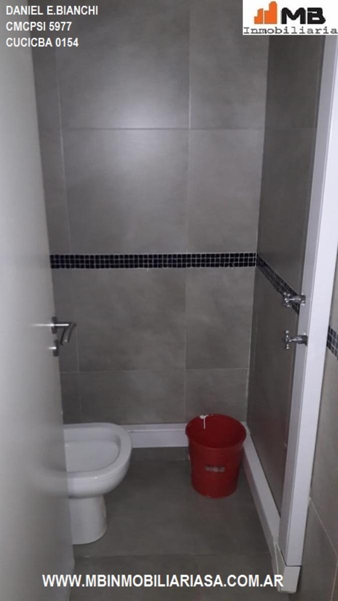 Parque Patricios venta local a la calle en Av. Garay al 3200 - 6