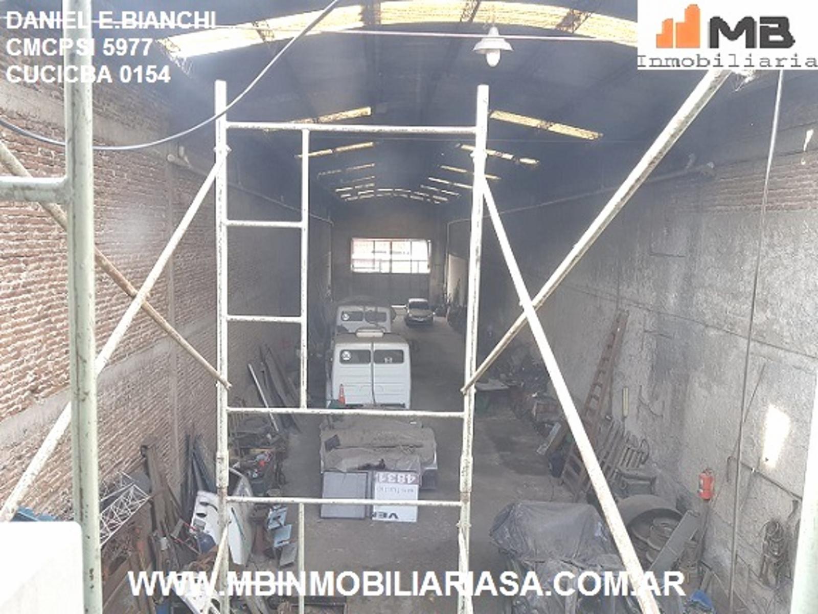 Villa Soldati venta galpon c/oficinas en Av. Gral. Fernández de la Cruz al 2900 - 2
