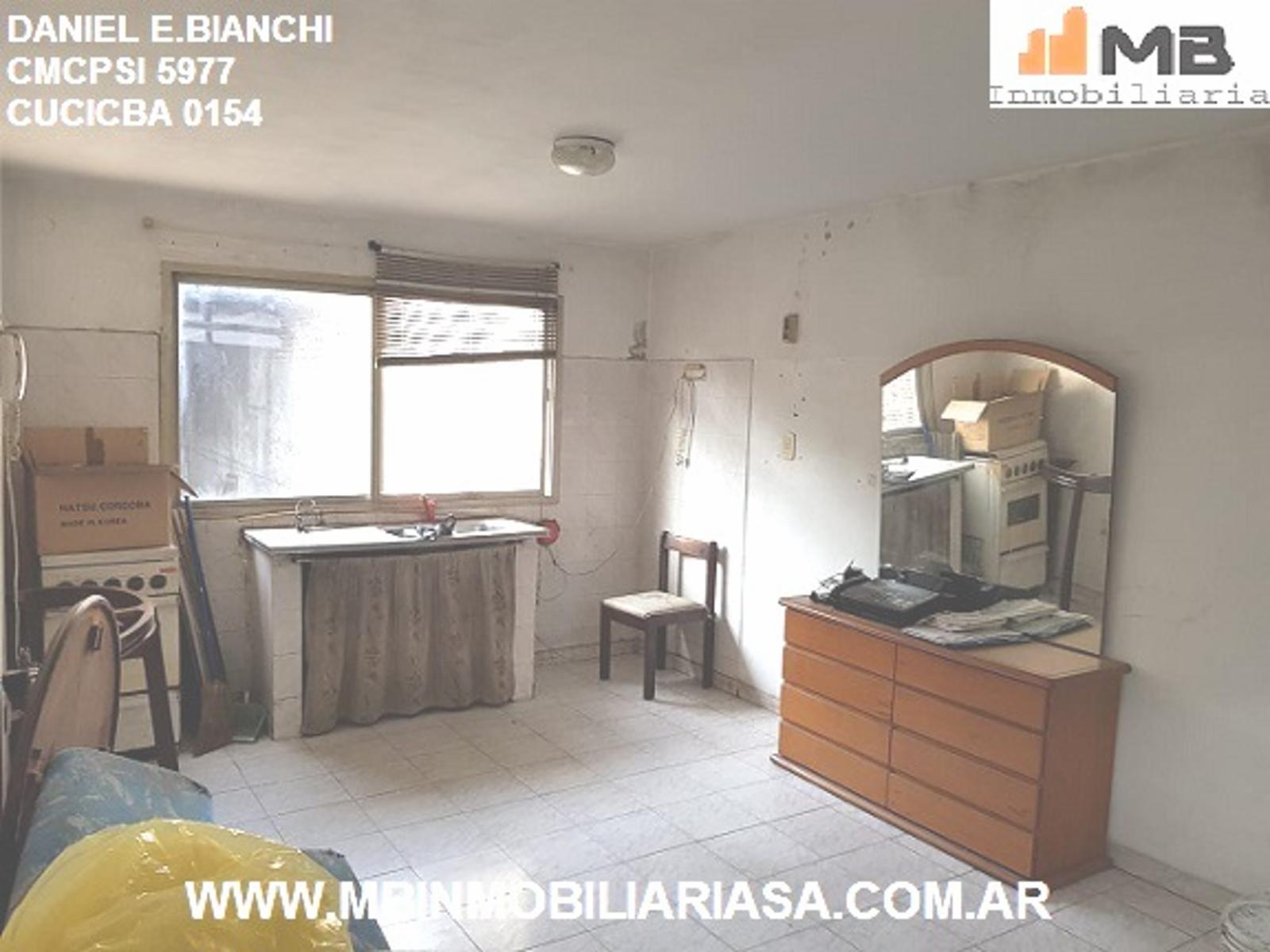 Villa Soldati venta galpon c/oficinas en Av. Gral. Fernández de la Cruz al 2900 - 3