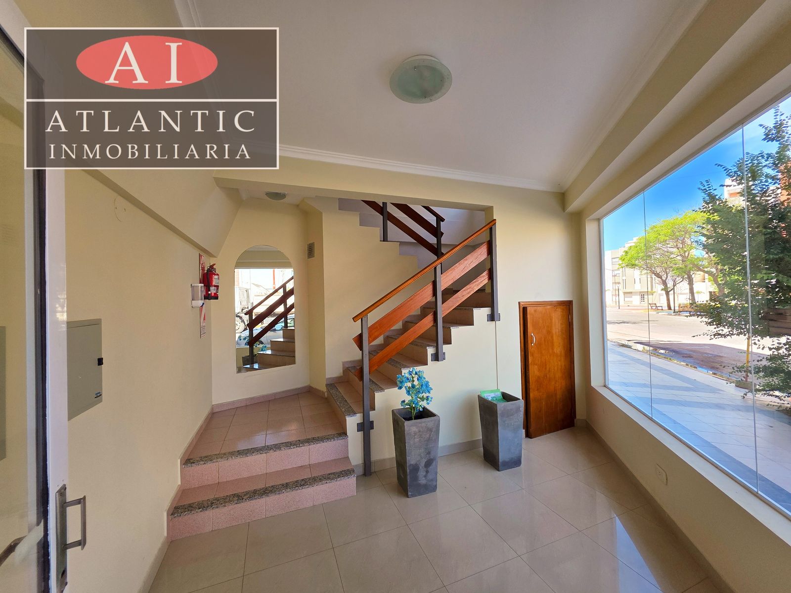 DEPARTAMENTO EN VENTA A MTS. DEL CENTRO — foto 2