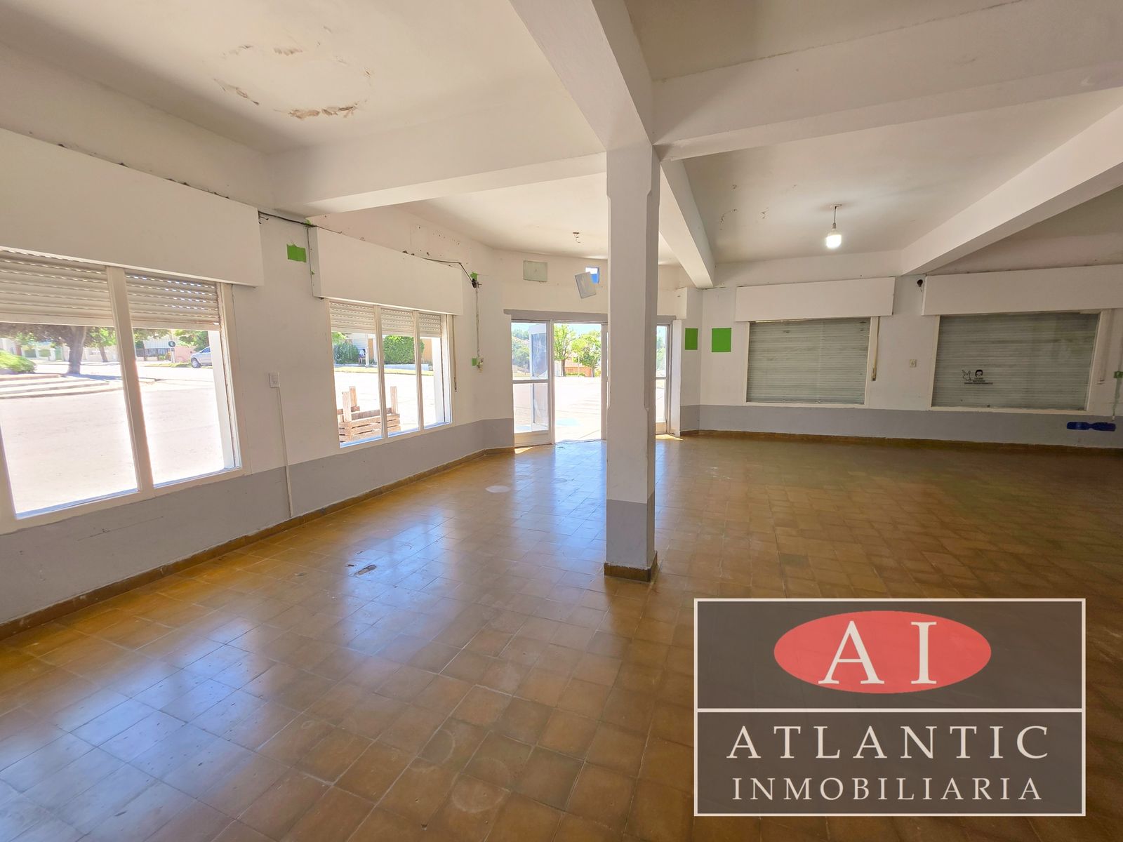 Local Comercial con Vivienda en Venta - 4