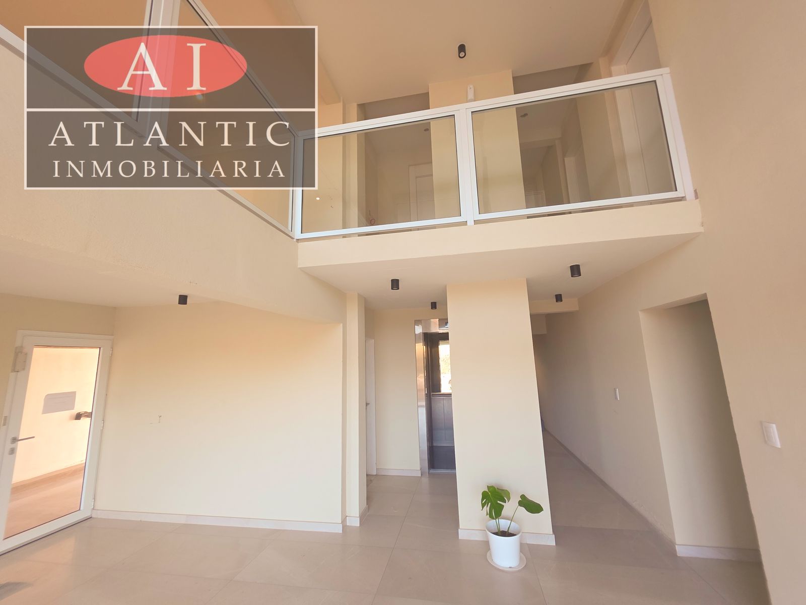 DEPARTAMENTO FUNCIONAL EN VENTA A ESTRENAR FRENTE AL MAR - 2